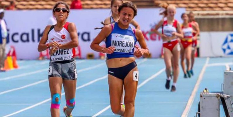 Glenda Morejón arribó al país con su medalla de oro juvenil