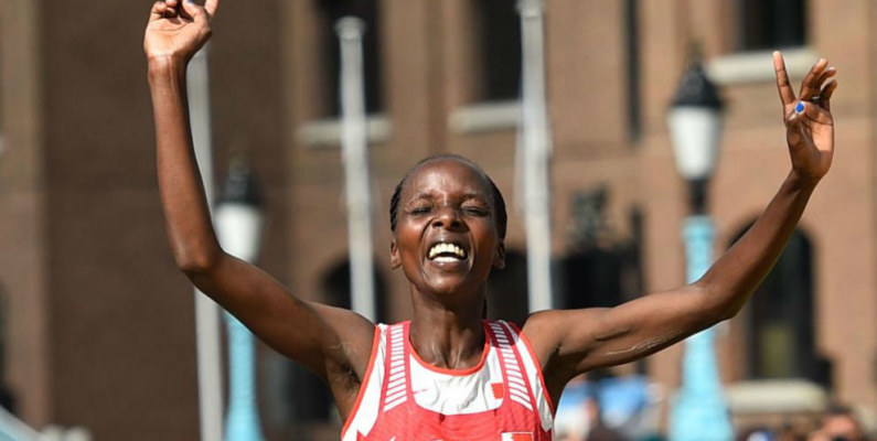 Rose Chelimo se quedó con la maratón en el Mundial de Atletismo