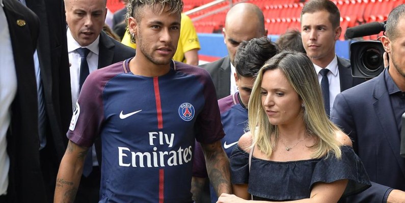Neymar fue presentado oficialmente en el PSG